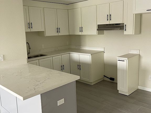 5th image of 617 E Washington St #11022755