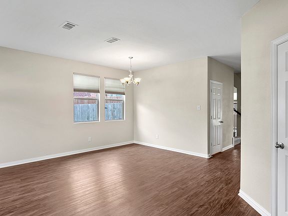 5th image of 1545 Grassy View Dr
