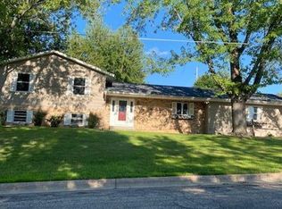305 N Grove St #1, Belle Plaine, MN 56011