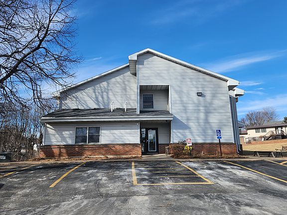 2nd image of 906 Vincent St #2694e09c9