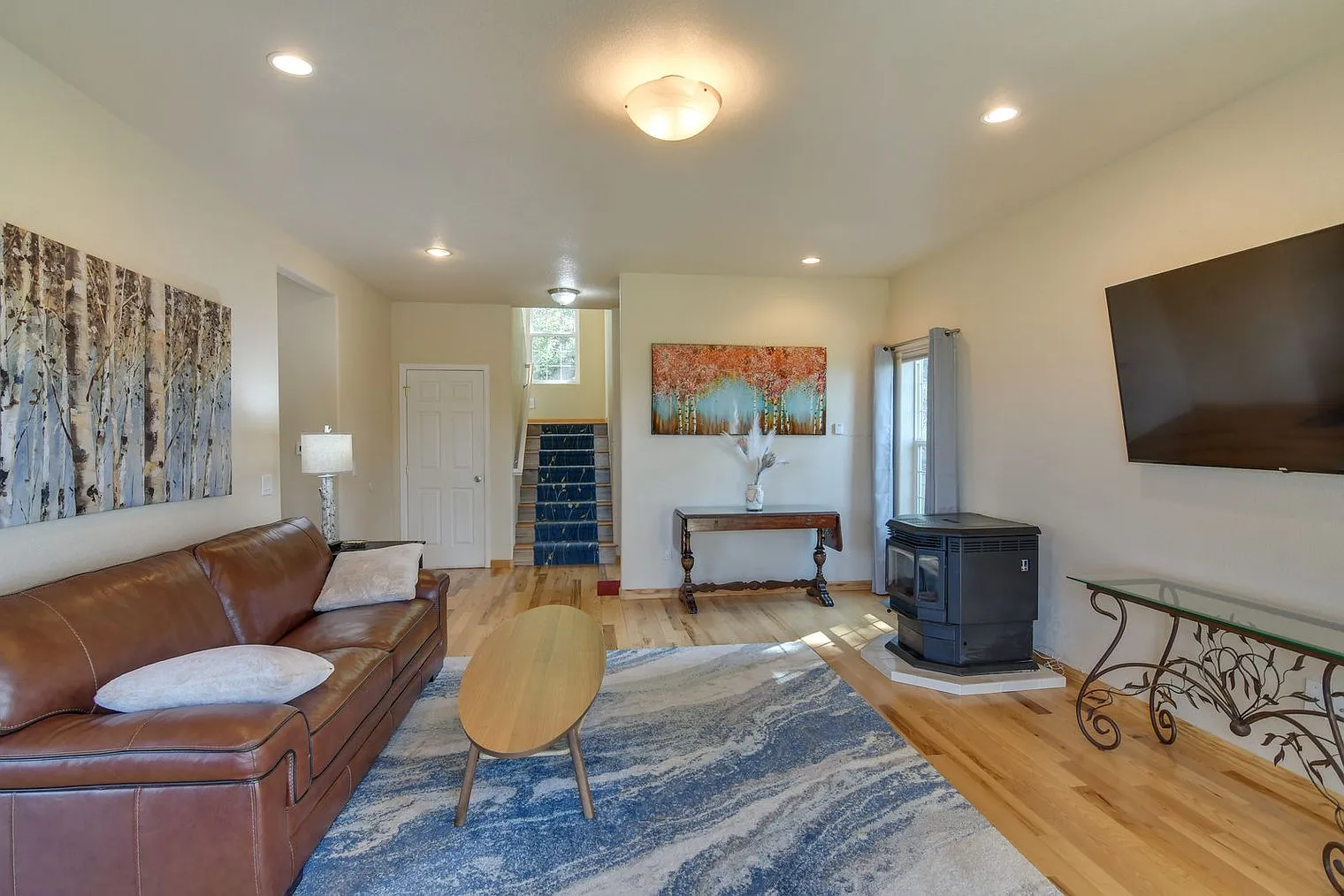 3 bed, 2.0 bath, 2992 sqft, $4,963 — Photo 4