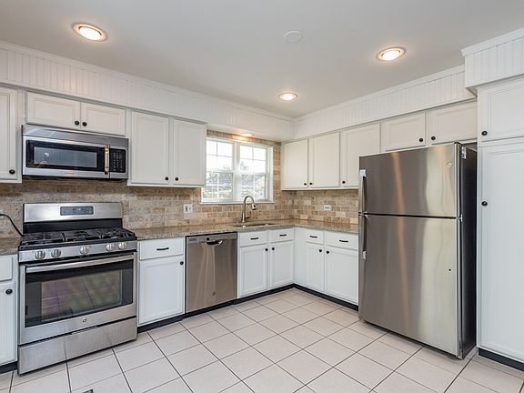 4th image of 36115 N New Bridge Ct #36115