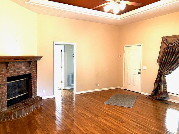 4th image of 402 Highland Dr