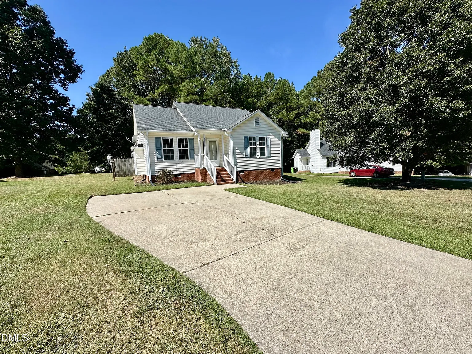 3 bed, 2.0 bath, 1144 sqft, $1,895 — Photo 3