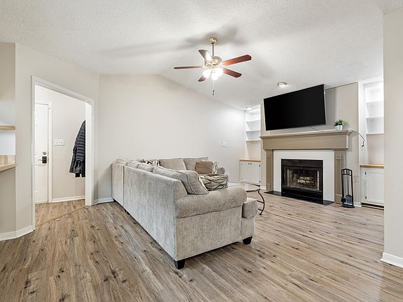 5th image of 1008 Gables Dr