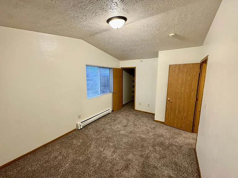 Seneca Place Apartments — Photo 25