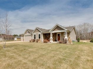 880 Hillside Trl, Hudson, WI 54016