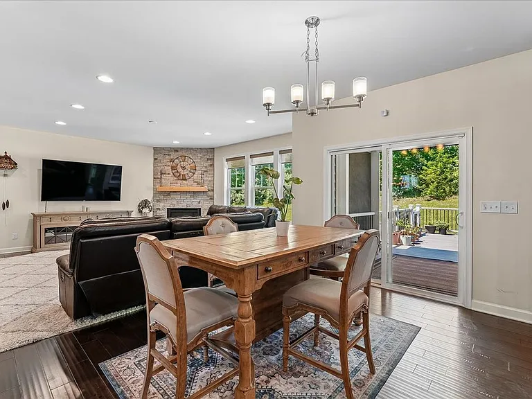 23847 Grayhaven Pl — Photo 12