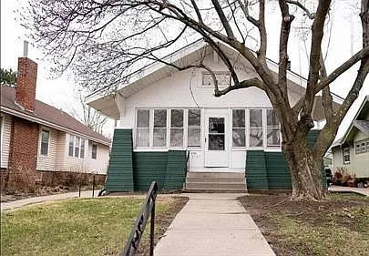 2723 Newport Ave — Photo 1