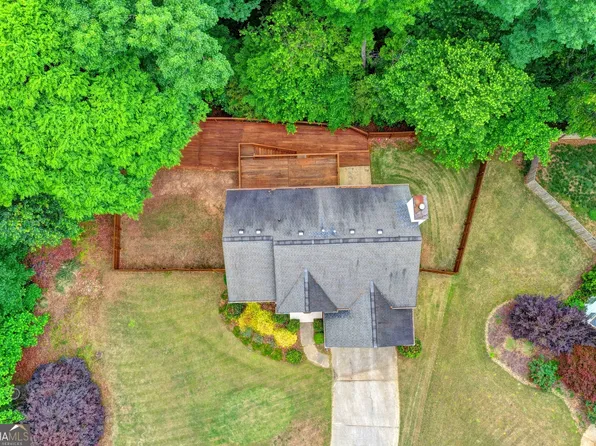 2172 Woodbriar Dr, Buford, GA 30518