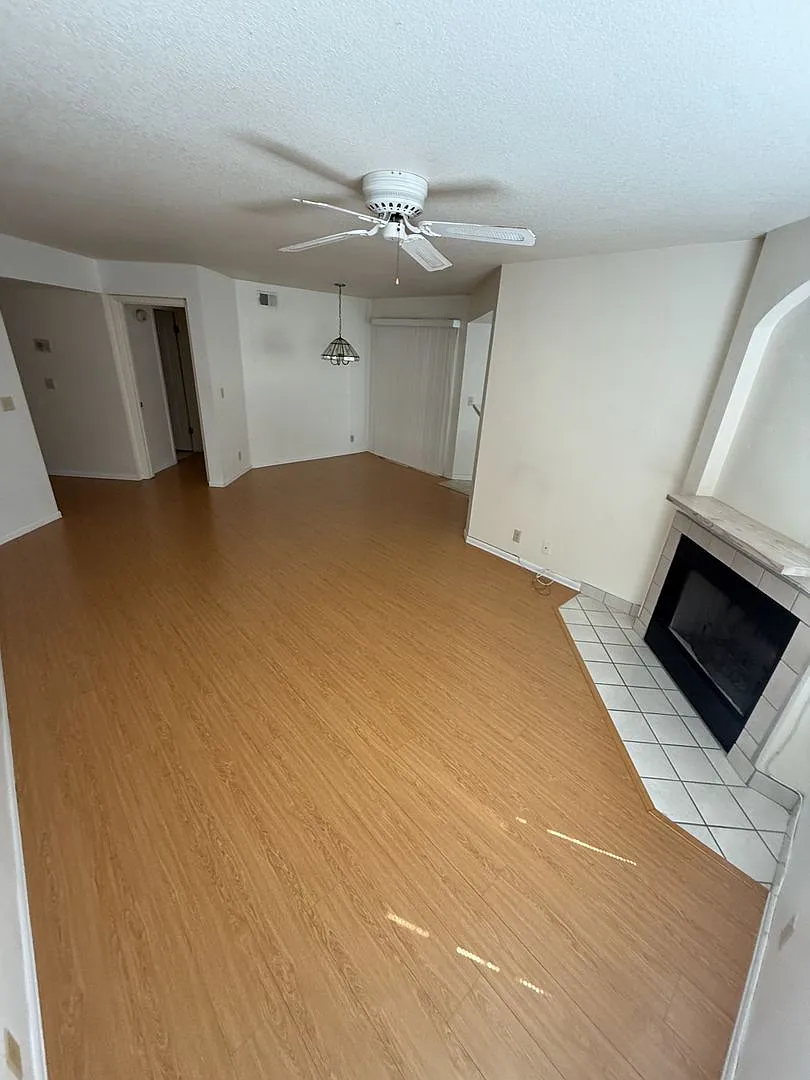 3 bed 2 bth condo in Enclaves — Photo 2