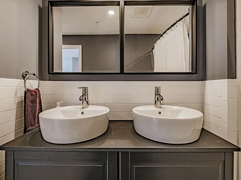 Double vanity
