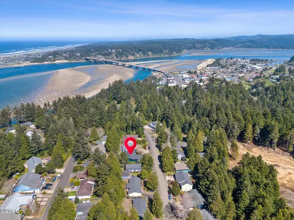 830 SW Dolores Dr, Waldport, OR 97394