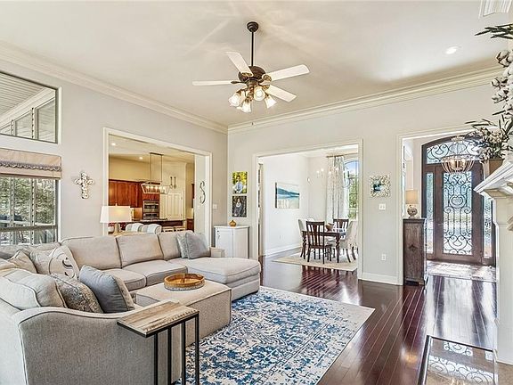 4th image of 273 Empress Ct