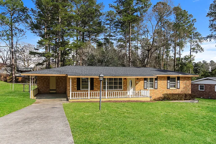 1115 Terrace Cir — Photo 3