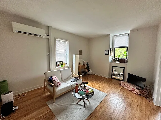 118 1/2 S Dubuque St — Photo 2