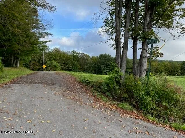 L17 Laura Lane, Middleburgh, NY 12122