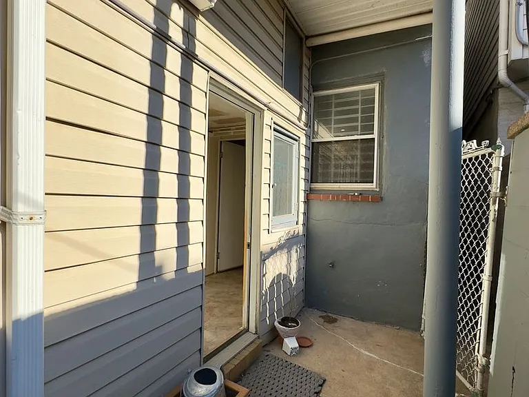 314 S Collington Ave — Photo 9