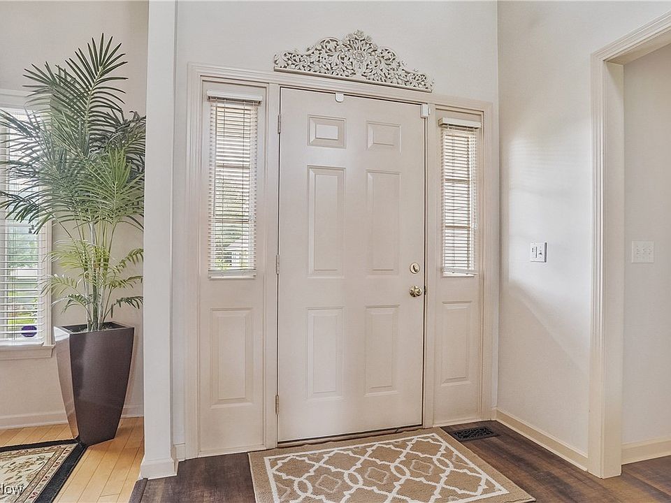 8550 Ivy Hill Dr Unit 16, Youngstown, OH 44514 | Zillow