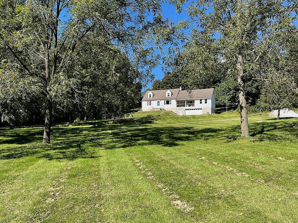 2nd image of 15 Valley Rd