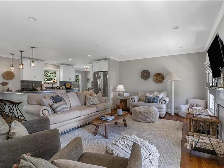 521 Pineview Dr SE — Photo 18