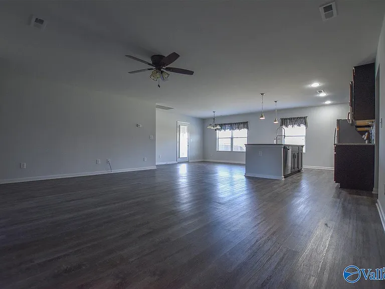 304 Fenrose Dr — Photo 7