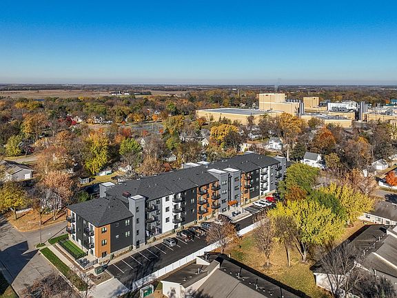 3rd image of 415 S Ramsey Ave #419