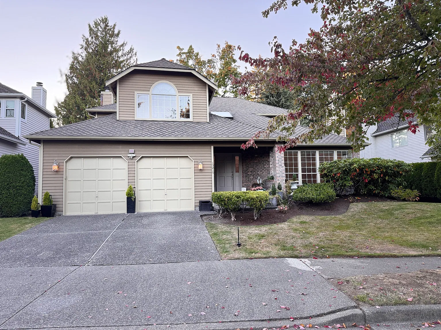 4 bed, 2.5 bath, 2810 sqft, $4,995 — Photo 2