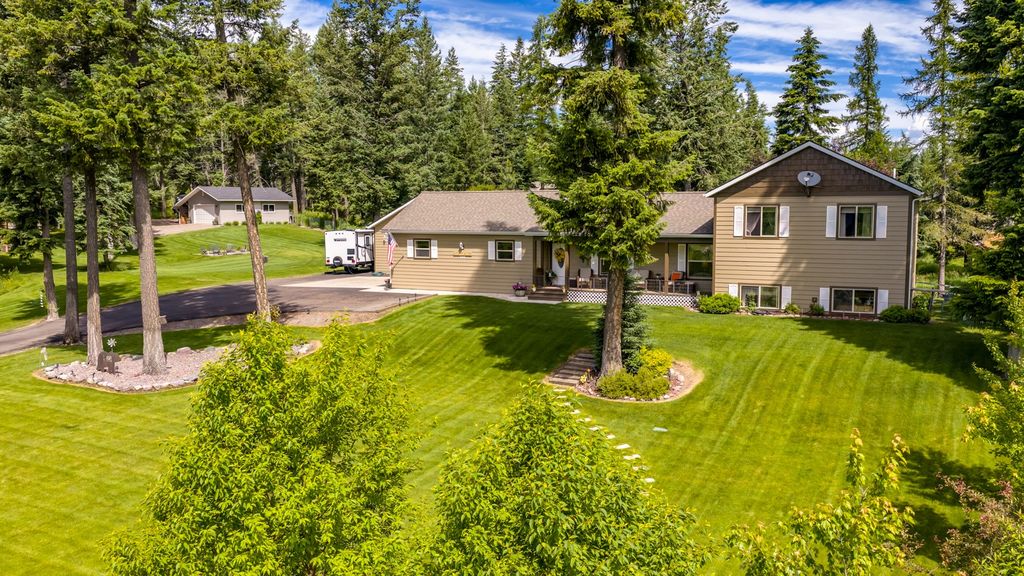 Apartment in Columbia Falls - More