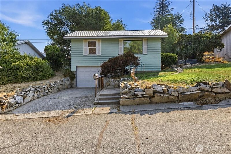 2nd image of 807 Birch Street