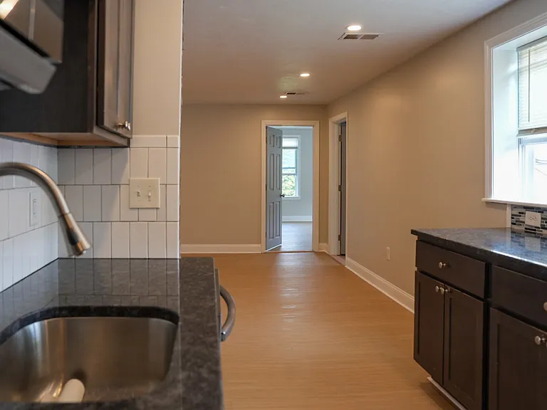 2158 Pleasant St #2 — Photo 6