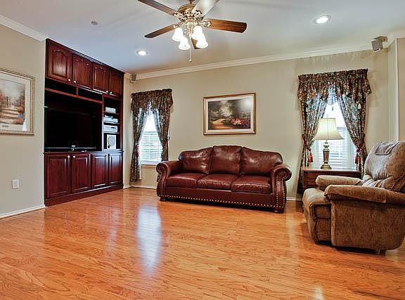 5th image of 3117 Judge Holland Ln