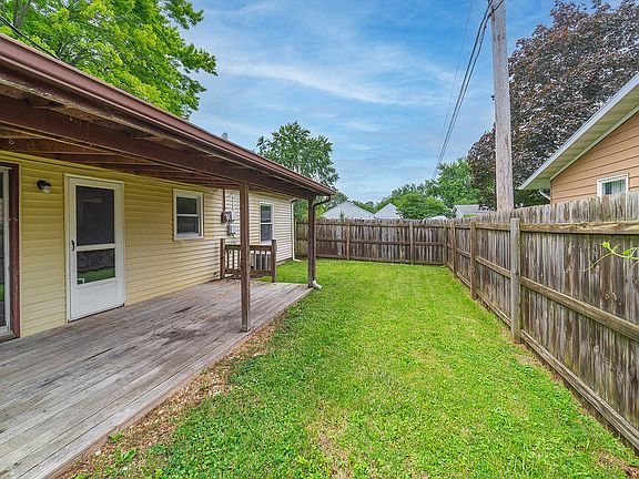 3rd image of 772 Gilmore Dr
