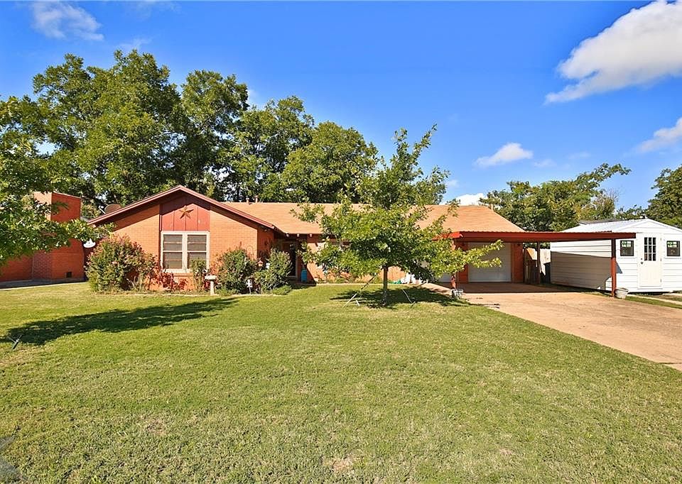 1st image of 1810 Ivanhoe Ln