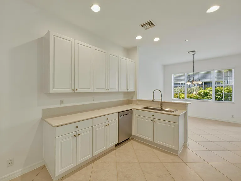 119 Lancaster Rd — Photo 16