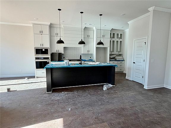 5th image of 1501 Lookout Ln