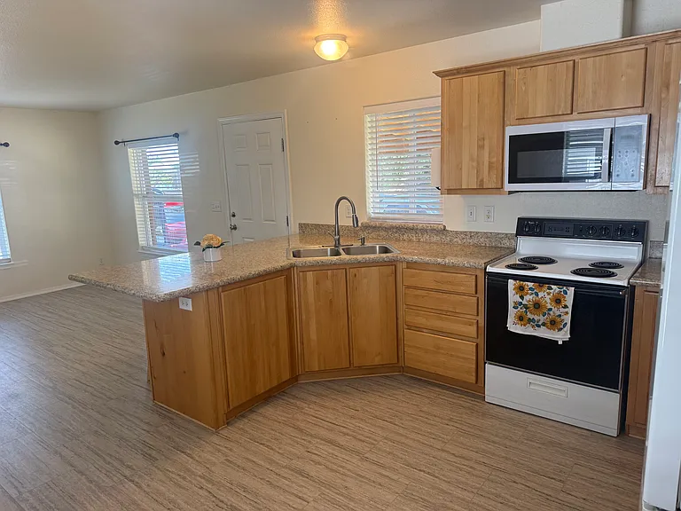 2115 W Arabian Ave — Photo 9