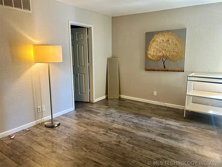 1808 E 66th Pl #D-206 — Photo 12