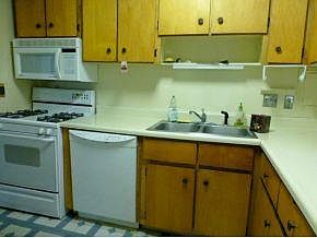 5th image of 201 Evergreen St APT 7-1A