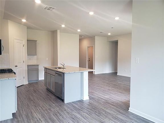 5th image of 28429 Evangeline Ln