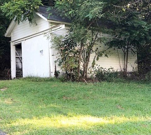3rd image of 5074 E Lee Hwy
