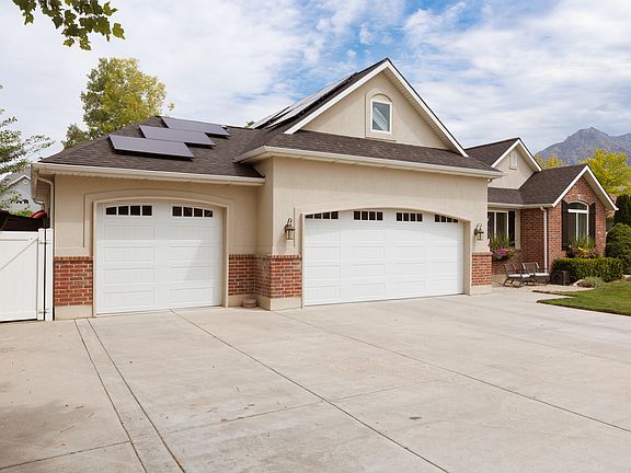 3rd image of 4564 W Windsor Cir