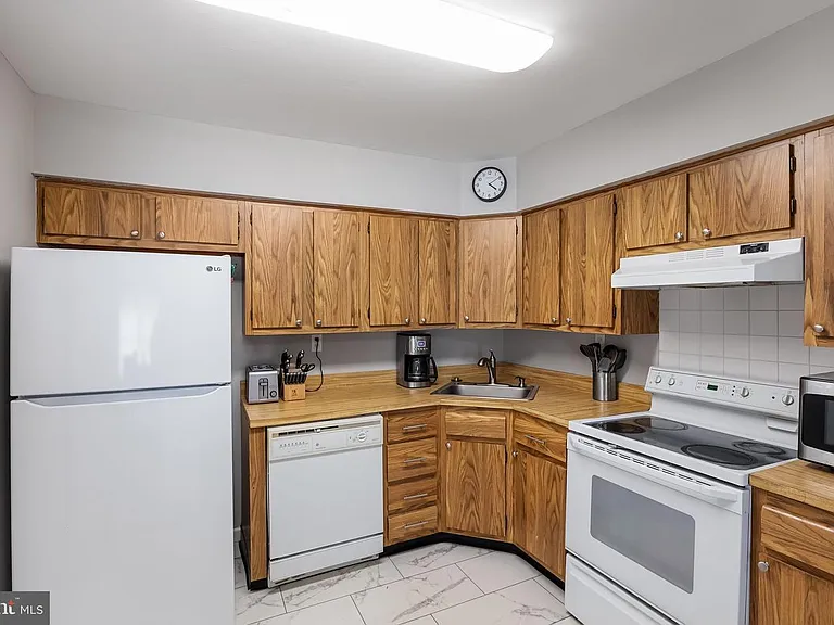23 W Bluebell Ln #A — Photo 12
