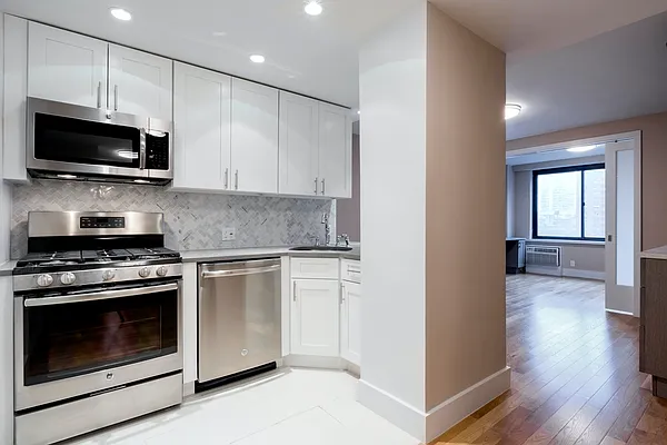 Rented by PWV Acquisitions | media 12