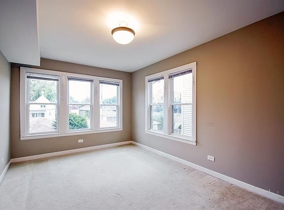 3rd image of 2415 W Montrose Ave APT 1