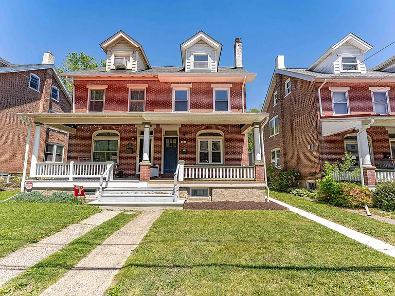 129 Walnut St — Photo 1