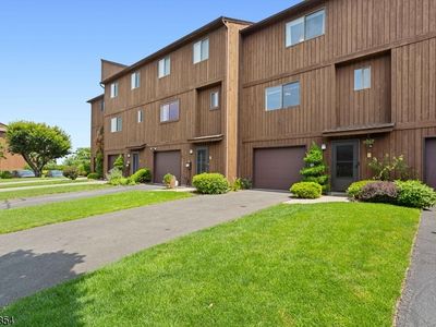 56 Metro Vista Dr, Hawthorne, NJ, 07506