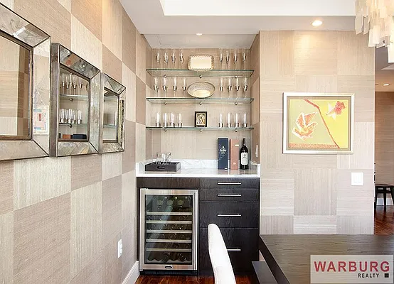 Sold by Warburg | media 16