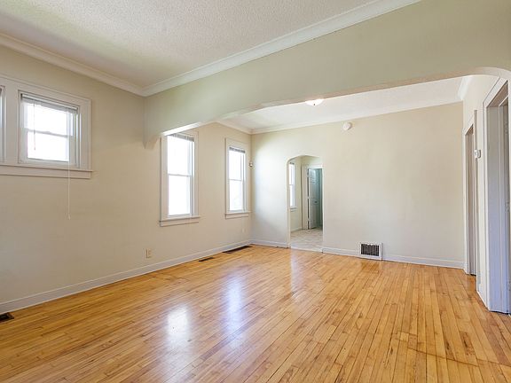 5th image of 3826 Dupont Ave N