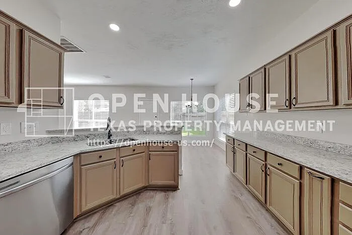 30802 Sifton Dr — Photo 4